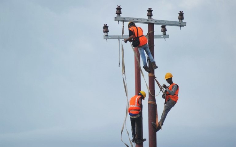 Wajib Tahu Begini Ganti Rugi Dan Kompensasi Jika Tiang Listrik Pln