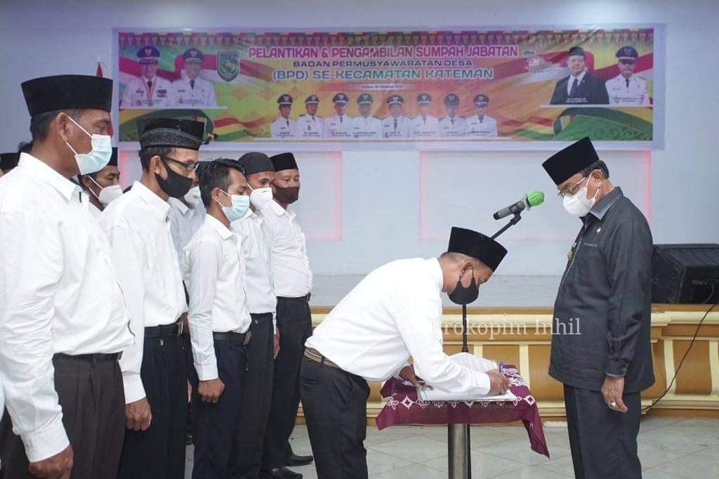 Resmikan Anggota BPD se-Kecamatan Kateman,  Bupati Inhil : Jadilah yang Amanah