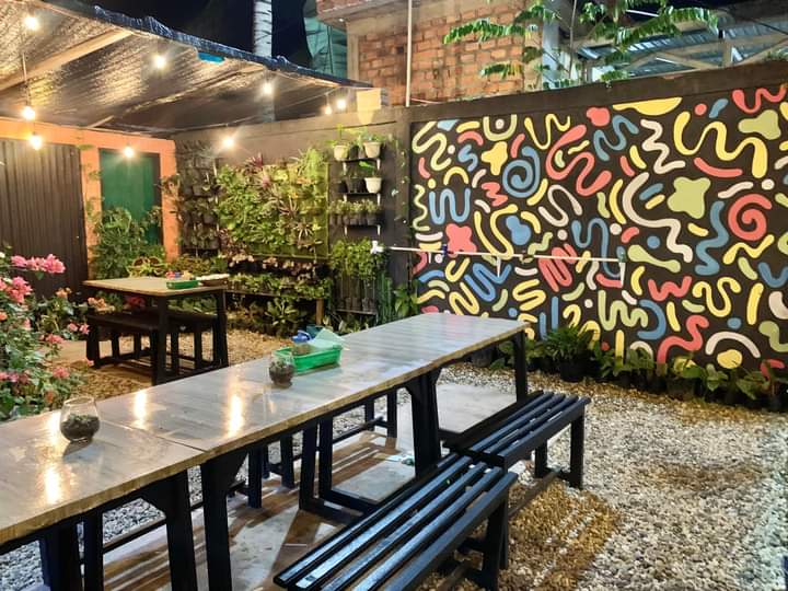 Mau Nongkrong yang Asyik, di Cafe Bados Jalan SKB Tempatnya