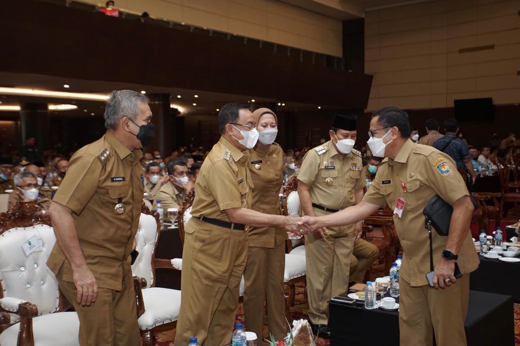 Hadiri Rakor Evaluasi Bankeu Pemprov Riau, Bupati Inhil: Siap Jalankan Arahan Mendagri