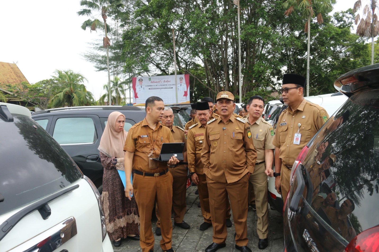 Bupati Inhil Lakukan Pemeriksaan Kendaraan Dinas di Lingkungan Pemkab