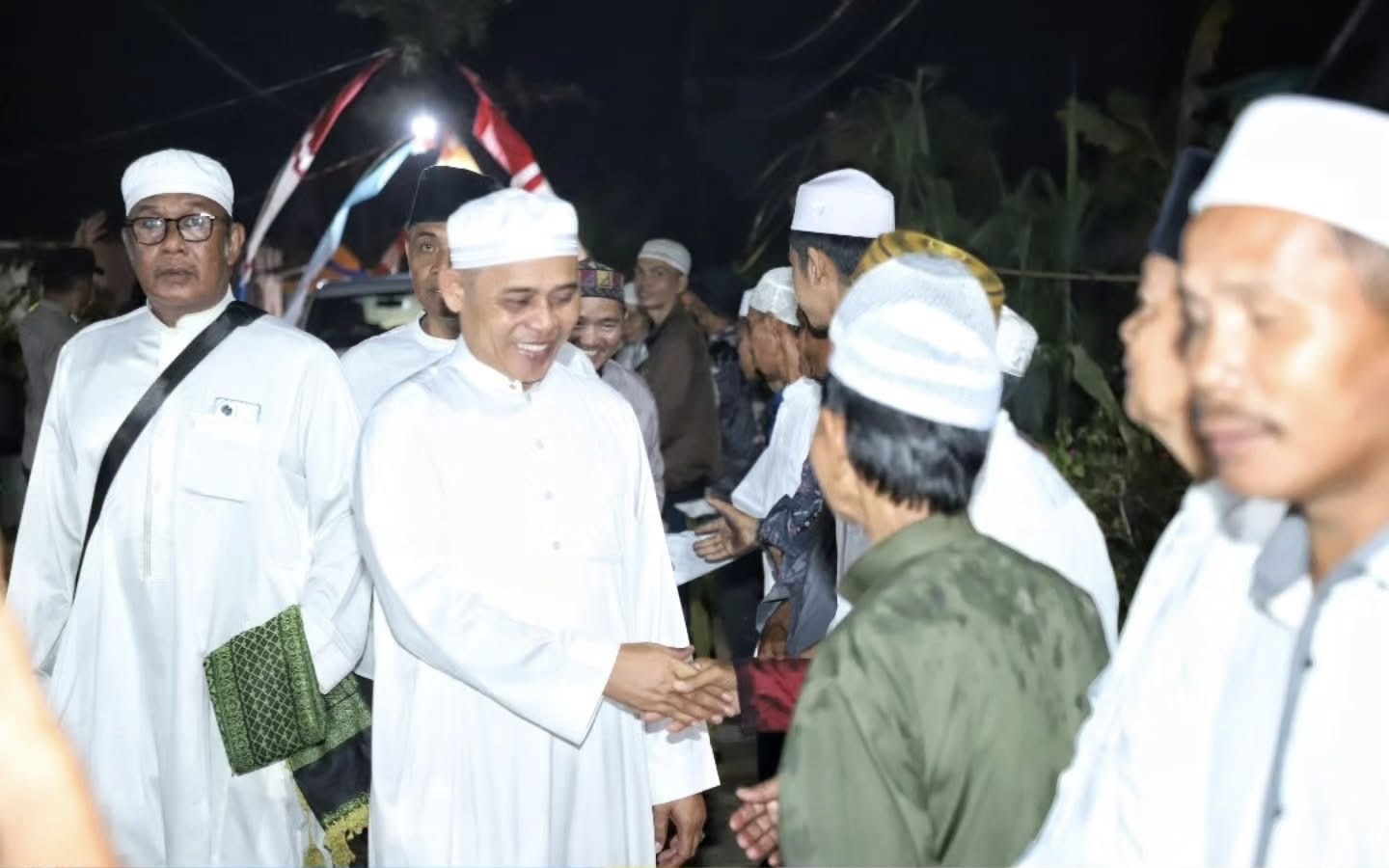 Bupati Inhil Hadiri Haul Akbar Syekh Abdul Qodir Al-Jailani dan HUT ke-10 Majelis Ta'lim Raudatuz Zakirin