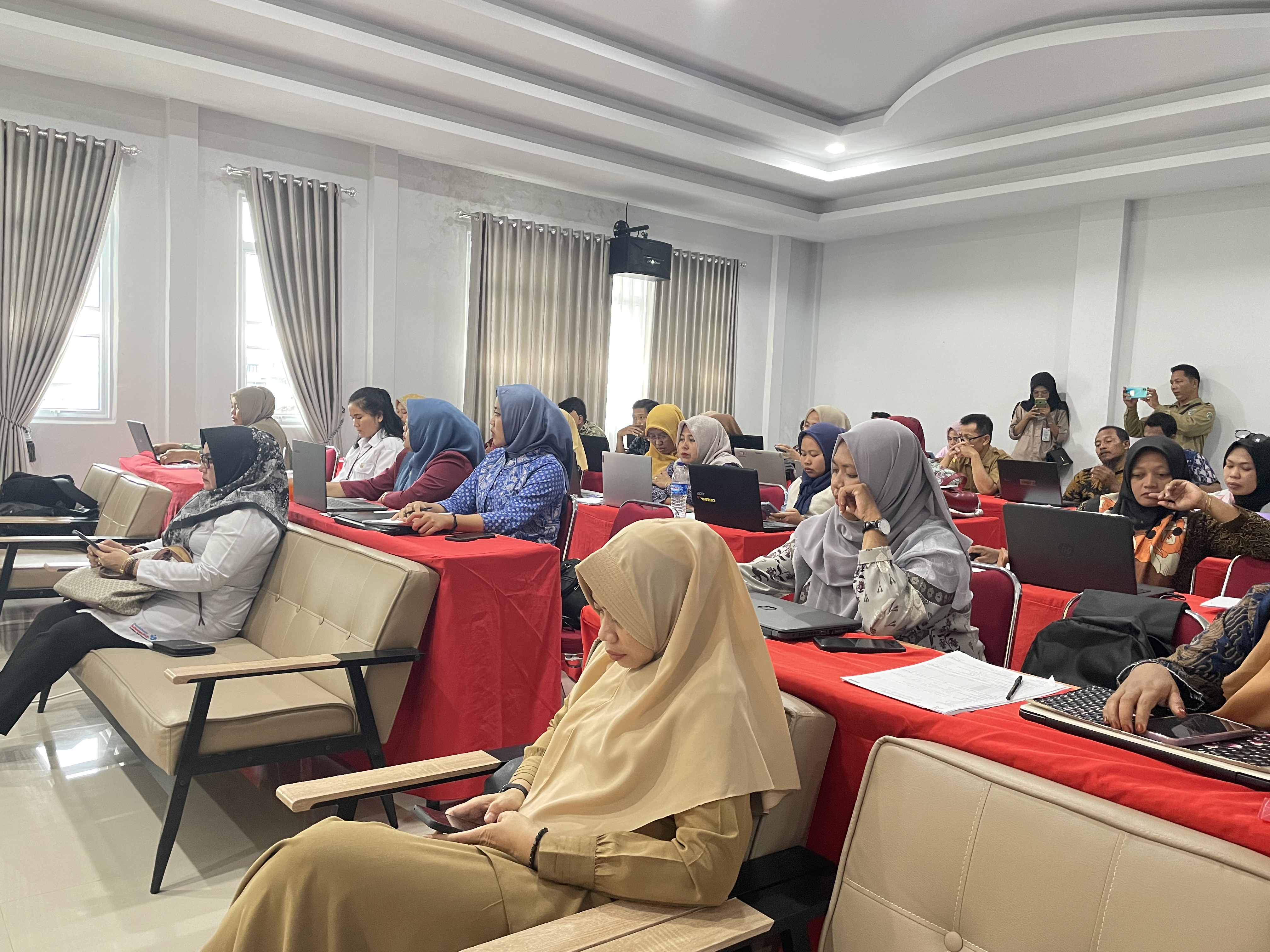 DP2KBP3A Inhil Gelar Pertemuan Peningkatan Kapasitas Kader IMP bagi PPKBD Inhil