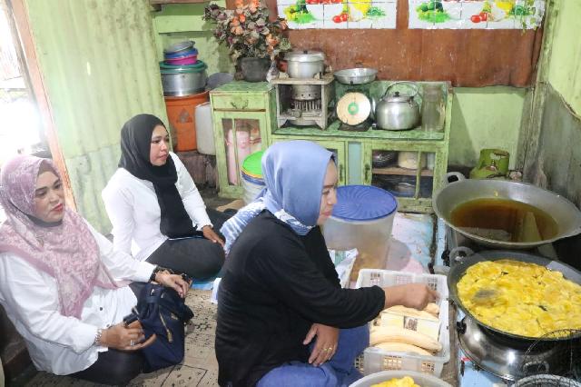 Diskop dan UKM Inhil Lakukan Monitoring UMKM Keripik Pisang Willia