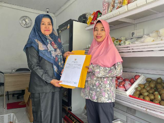 Dinas Koperasi dan UKM Lakukan Jemput Bola Pembuatan NIB ke Toko Buah Putri Tanjung