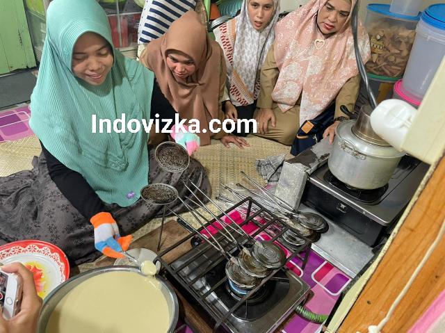 DiskopUKM Inhil Lakukan Monitoring Terhadap Pelaku UMKM Produksi Kue Semprong